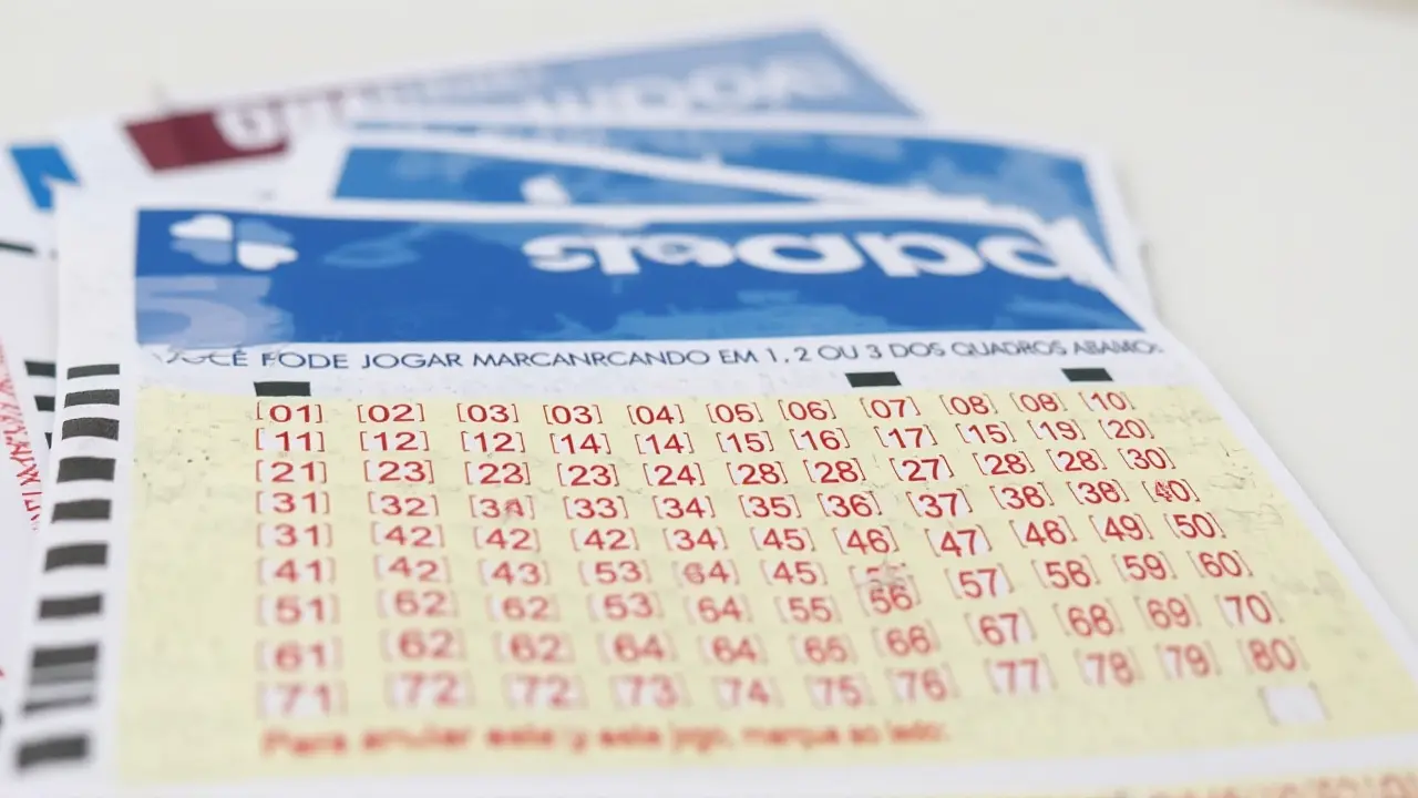 /quina-6902-numeros-08-24-44-57-e-65-acumulam-premio-de-r-4-milhoes-para-segunda-feira